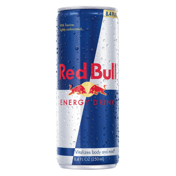 Photo 
        d'une canette de Redbull posée verticalement sur un fond blanc